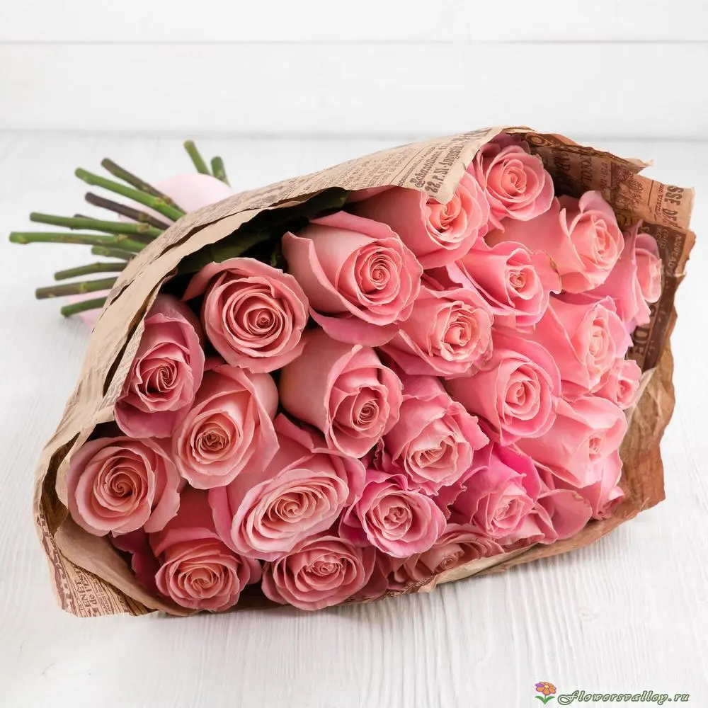 Букет из 15 розовых роз (пр-во Эквадор, сорт "эрмоса")