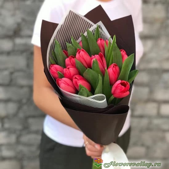 15 тюльпанов