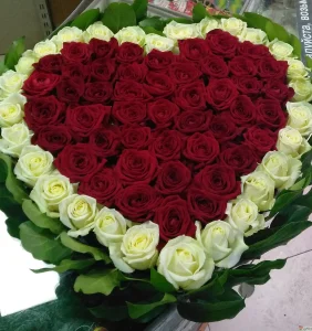 Сердце из роз