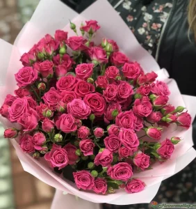 Букет из 15 кустовых роз, 15 шт