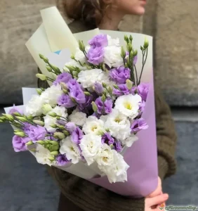 Букет из эустомы микс