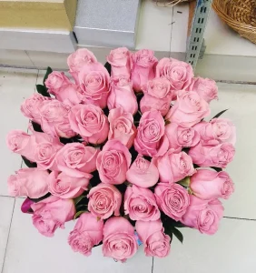 Шляпная коробка с розовой розой (пр-во Эквадор) - 35 шт.