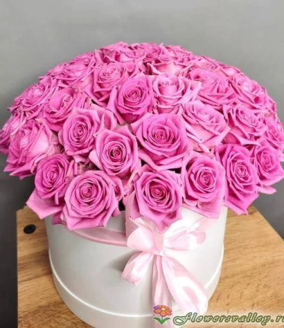 35 розовых роз
