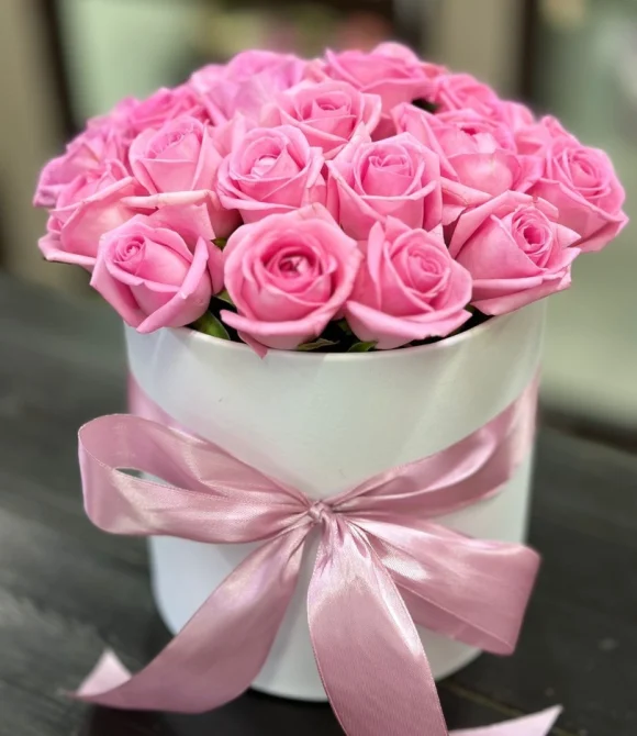 35 розовых роз