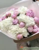 Букет с гортензией и пионами