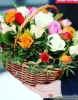 Корзинка разноцветных  роз 15 шт.