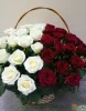 Корзина белых и красных роз 35 шт.