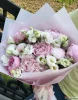 Букет из пинов и эустомы