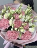 букет из диантусов и эустомы