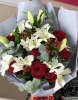 Букет из роз и лилий