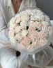 Букет из 35 бежевых гвоздик 